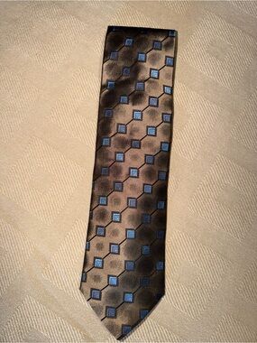 Roberto Villini Classic Brown Tie with Blue Geometric Pattern